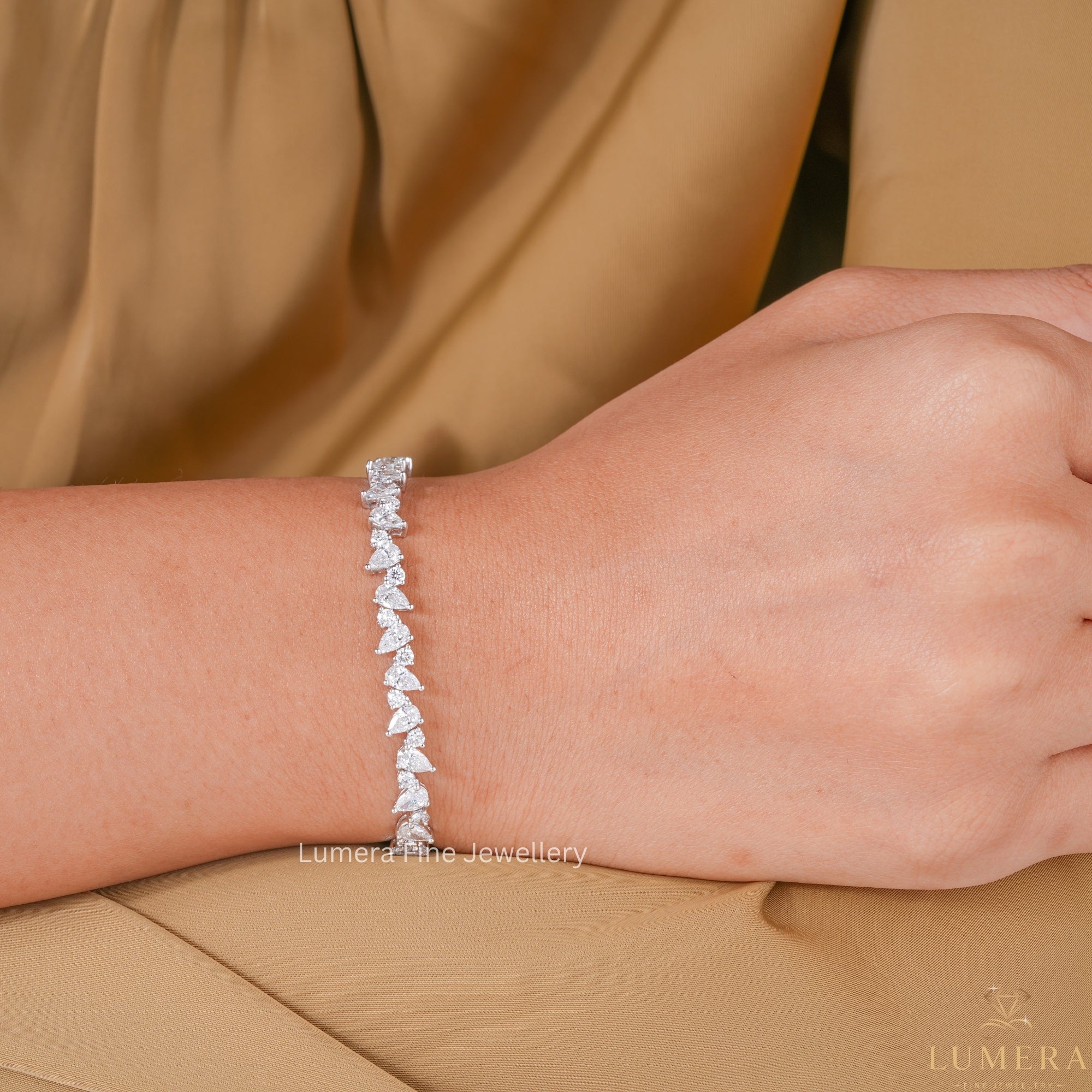 Pear-Round Lab Grown Diamond Mixed Cut Tennis Bracelet